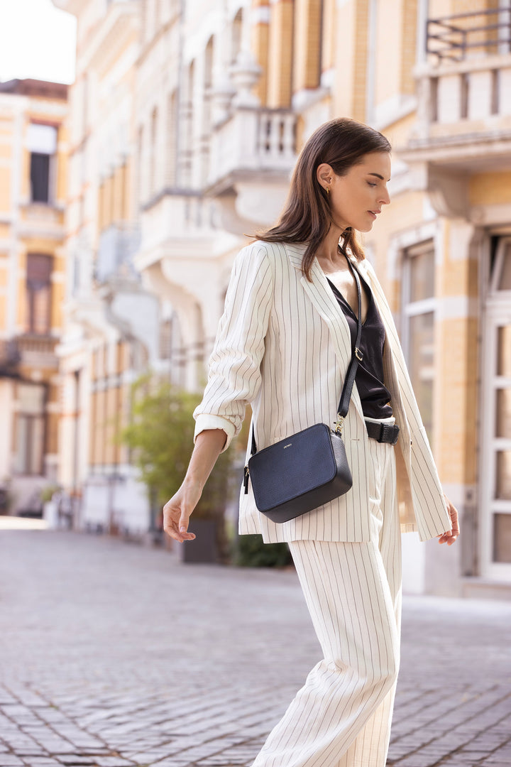 DSTRCT Box Bag zwart