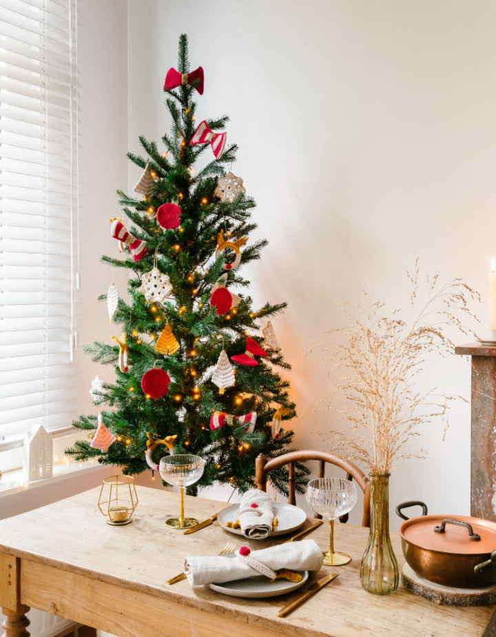 Haakpakket kersthangers